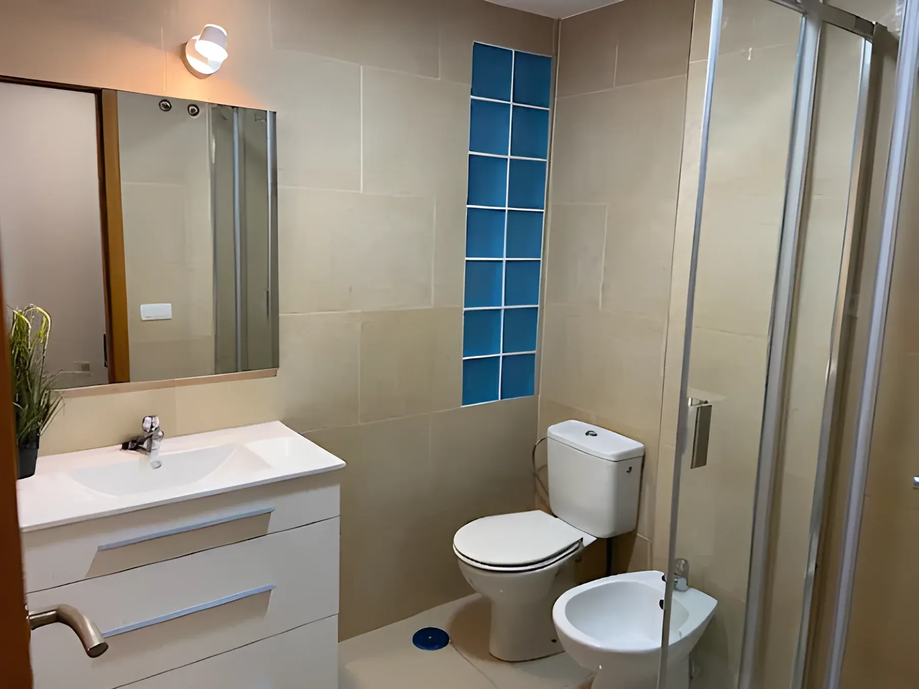 Baño completo con ducha